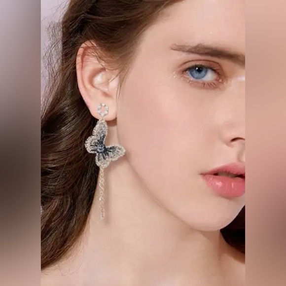 Anthropologie Butterfly fabric Pearl drop Earrings - Picture 3 of 17